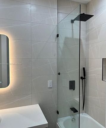 5th image of 4655 SW 32nd Ave Floor 2B
