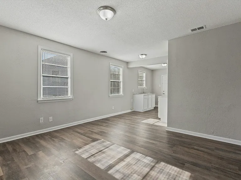 1779 Preston St — Photo 4