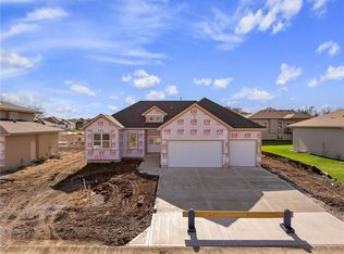 25011 W 89th St, Lenexa, KS 66227