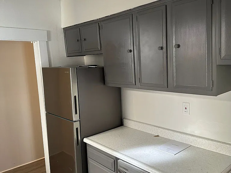 2832 Clermont Ave #1-2-4 — Photo 3
