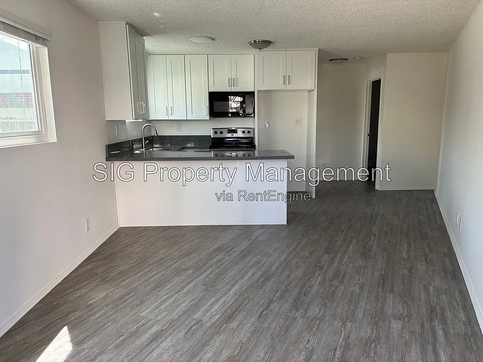 5637 Strohm Ave #9