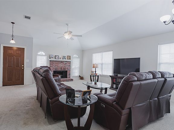2nd image of 2918 Periwinkle Ct