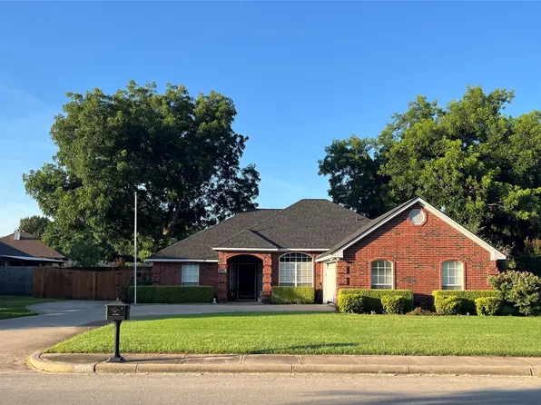 2110 Sagewood Dr, Weatherford, TX 76087