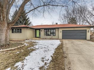 1190 Fairwood Dr, Elgin, IL 60123