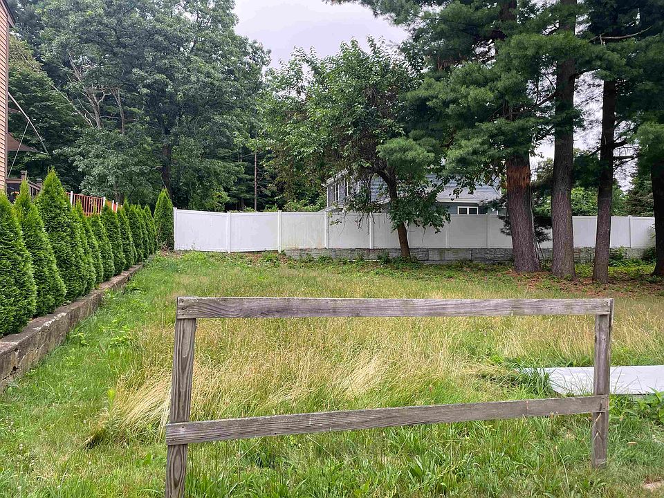 1st image of 463-9 W Hillcrest Avenue