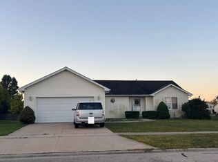 1890 Anne Ln, Morris, IL 60450