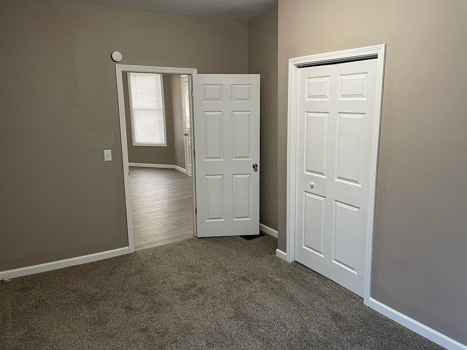 2 bed, 1000 sqft, $900 — Photo 4