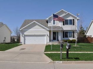 9375 Lake Dr, West Des Moines, IA 50266