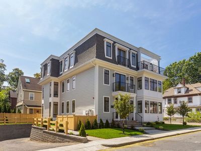 24 Auburn St APT 2, Brookline, MA, 02446