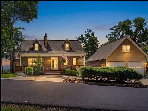 3rd image of 194 Lakeview Dr