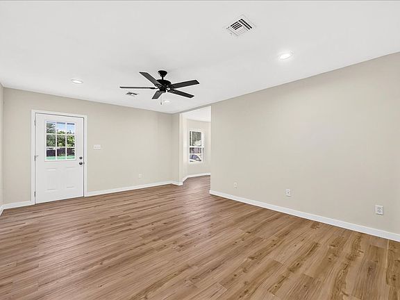 3rd image of 1154 Florida Ave