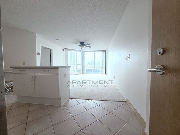 5th image of 801 King St APT 1106