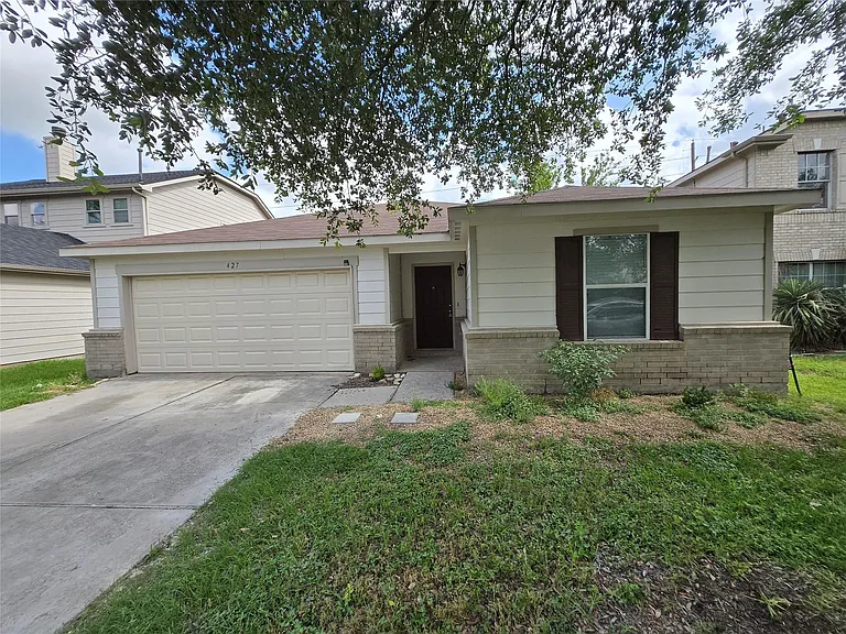 427 Remington Heights Dr — Photo 1