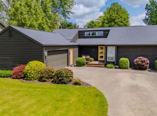 712 Allen Dr, Sweetser, IN 46987