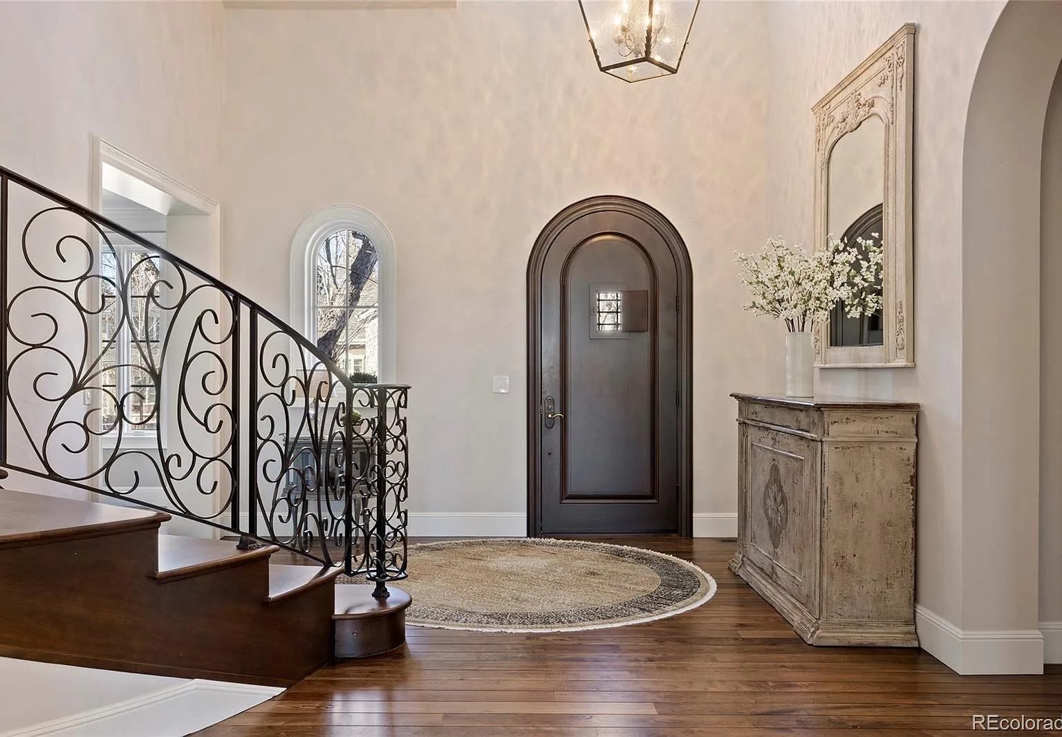 5 bed, 8.0 bath, 7964 sqft, $20,000 — Photo 3