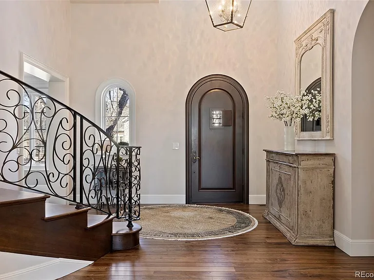 1350 E Greenwood Ln — Photo 4