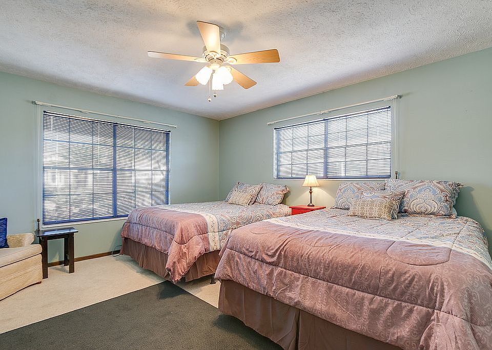1st image of 281 Poinsettia Dr