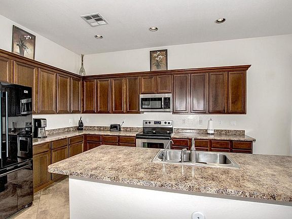 5th image of 18187 W Paradise Ln