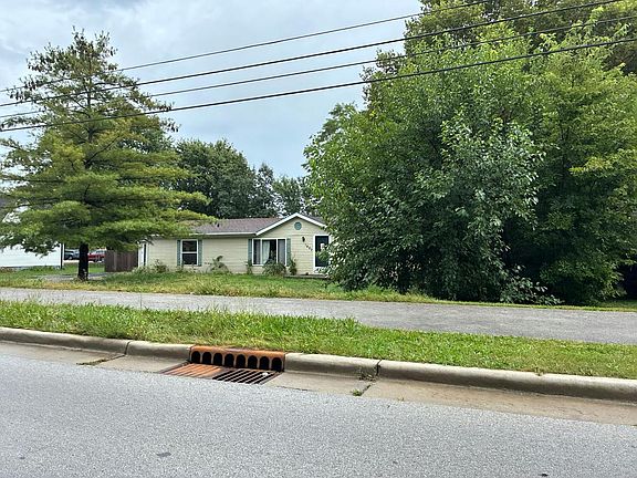2nd image of 1607 Etna Ave