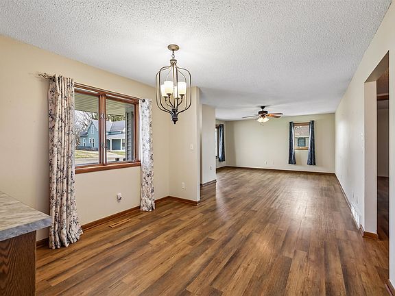 4th image of 307 S Columbus St