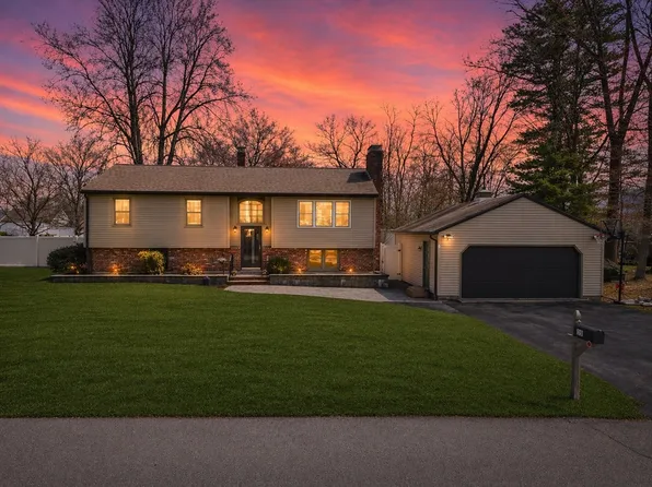 19 Elizabeth Ln, Newburyport, MA 01950