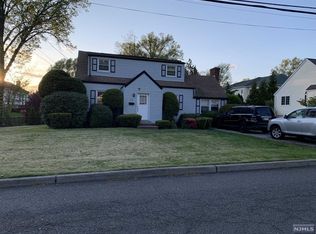 513 Kendrick St, Paramus, NJ 07652