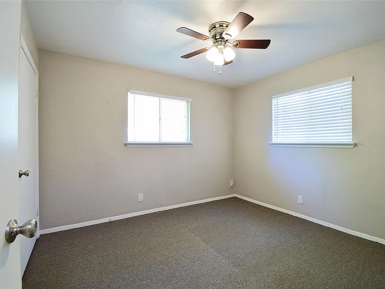 5936 Cherry Loop #B — Photo 13