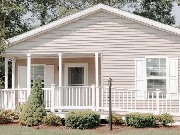 68 Casa Bella Way, Plymouth, MA 02360