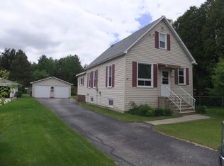 3207 Carney Ave, Marinette, WI 54143