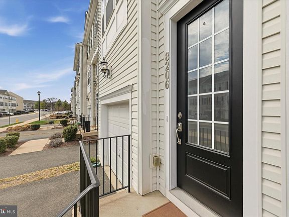 3rd image of 8206 Heritage Crossing Ct