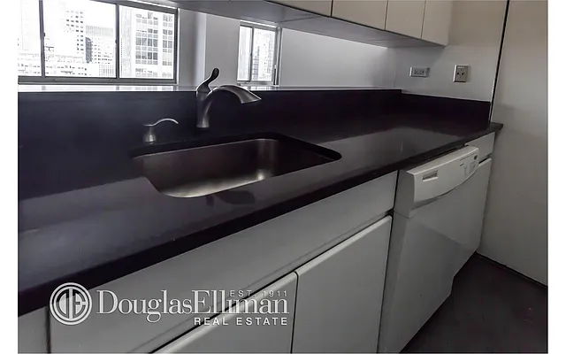 Rented by Douglas Elliman | media 33
