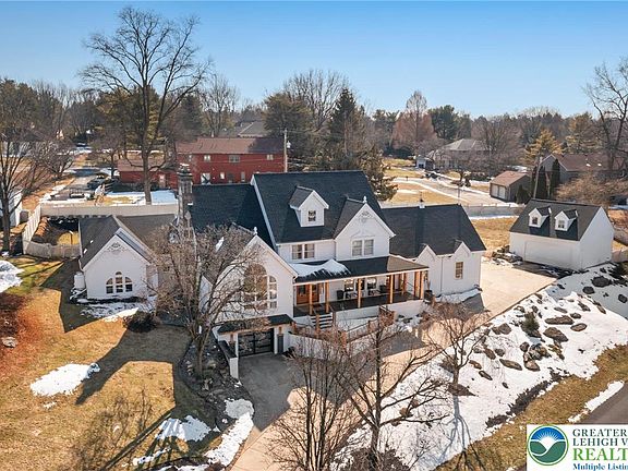 3rd image of 2230 Greenwood Rd