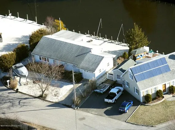 306 Nora Ct, Forked River, NJ 08731