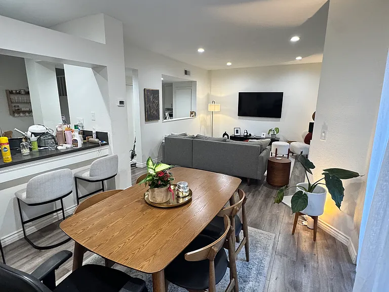 1445 Brett Pl #114 — Photo 4