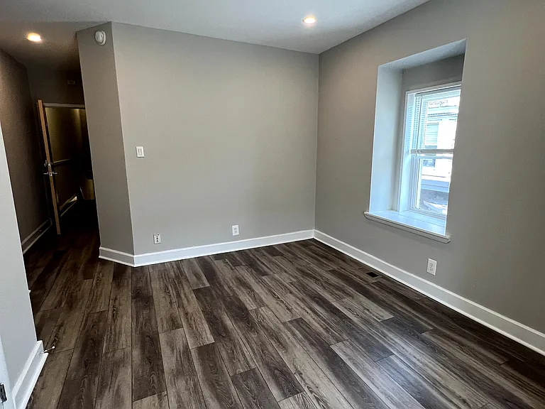 211 S 42nd St #H — Photo 27