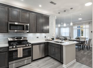 Bristol Station, Naperville, IL 60563