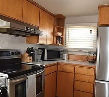 2nd image of 320 N Holmes Ave