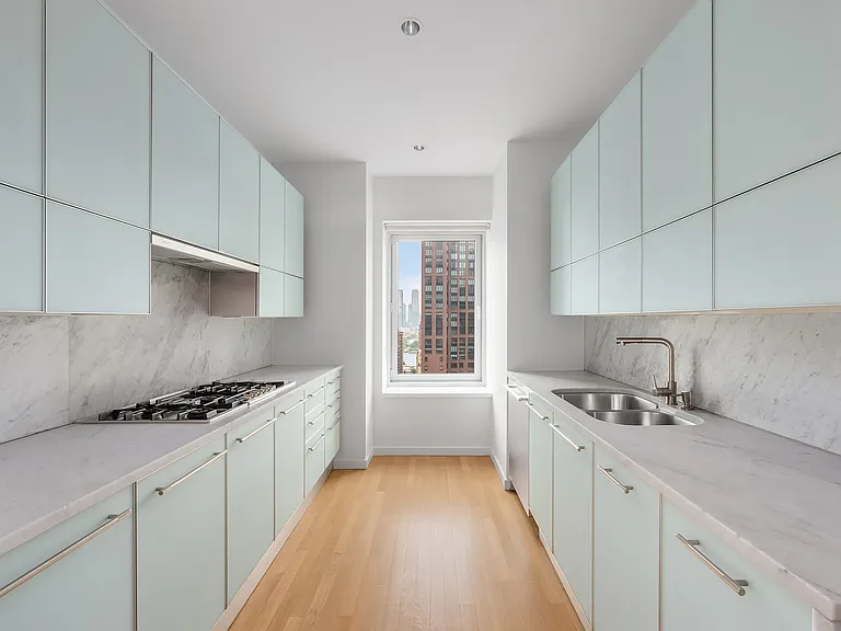 310 E 53rd St #19A — Photo 4