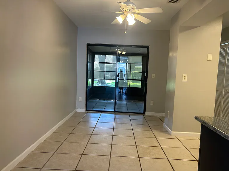 608 Casa Park Ct #J — Photo 8