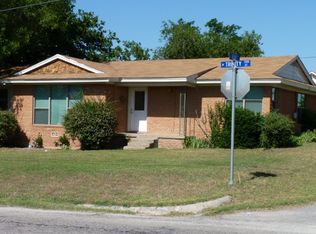 1300 N Trinity St, Decatur, TX 76234
