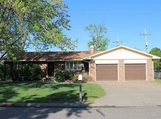 3323 Normandy Rd, Hutchinson, KS 67502