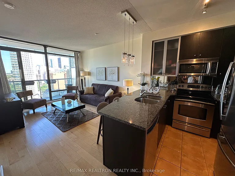 18 Yorkville Ave #1601 — Photo 12