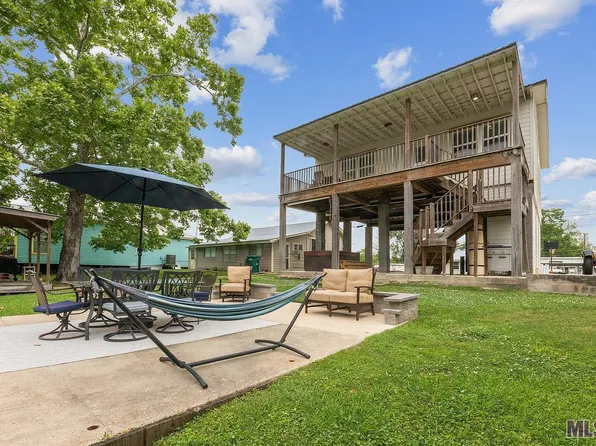 22386 Chinquapin Ave, Maurepas, LA 70449