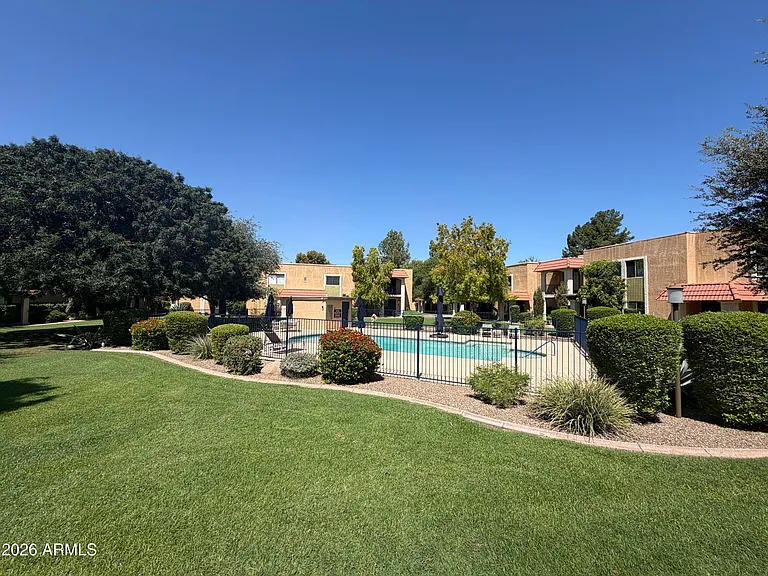 601 E Palo Verde Dr #27 — Photo 8