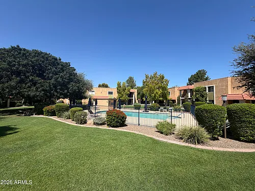 601 E Palo Verde Dr #27 Photo 1