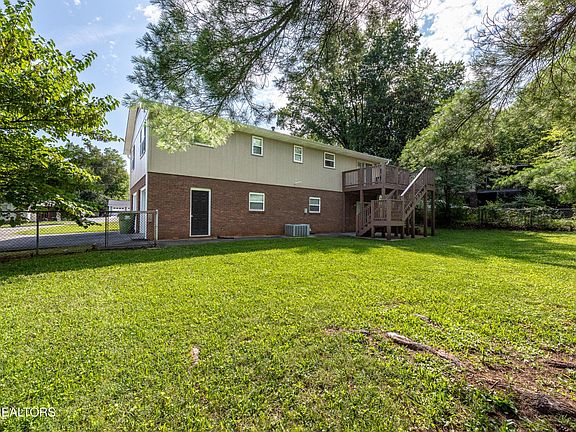 5th image of 2423 Southview Dr