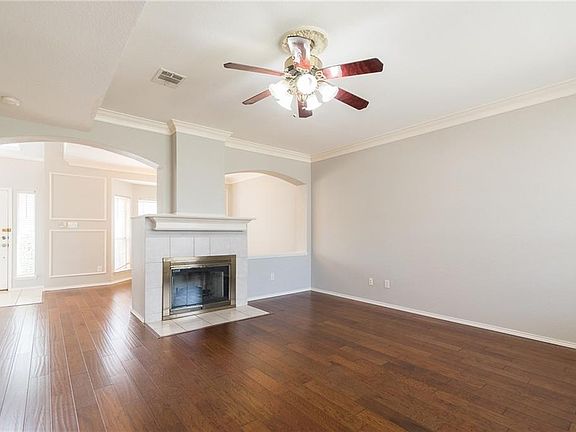 3rd image of 2449 Deer Horn Dr