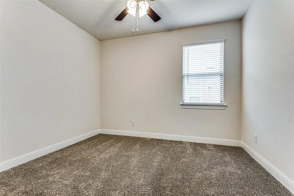 4 bed, 1824 sqft, $2,275 — Photo 3