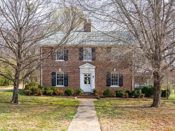 441 Legrande Ave, Charlotte Court House, VA 23923