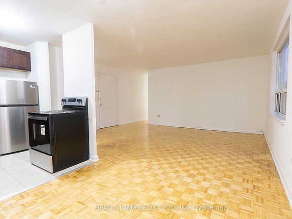 4th image of 4 Hill Heights Rd #406